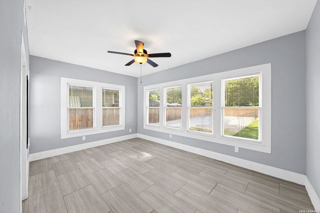 1118 W Summit Ave, San Antonio, TX 78201