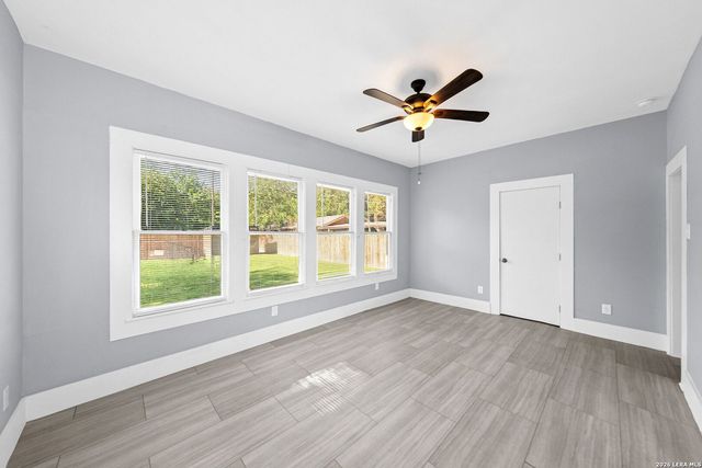 1118 W Summit Ave, San Antonio, TX 78201