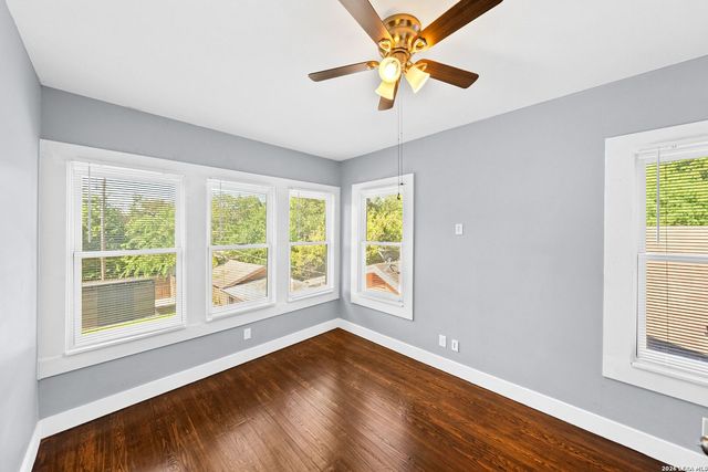 1118 W Summit Ave, San Antonio, TX 78201