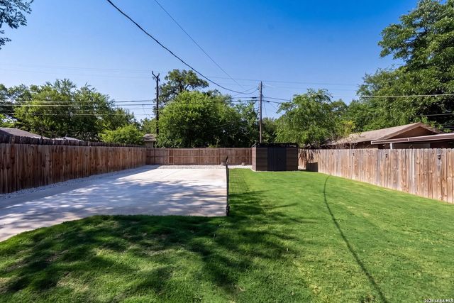 1118 W Summit Ave, San Antonio, TX 78201