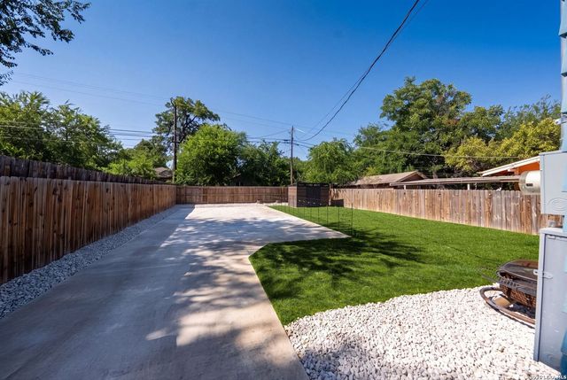 1118 W Summit Ave, San Antonio, TX 78201