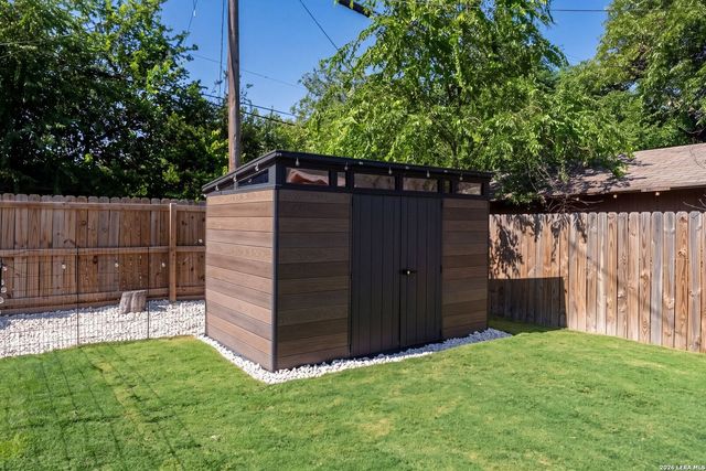 1118 W Summit Ave, San Antonio, TX 78201