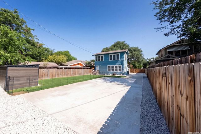 1118 W Summit Ave, San Antonio, TX 78201