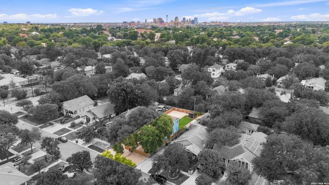 1118 W Summit Ave, San Antonio, TX 78201