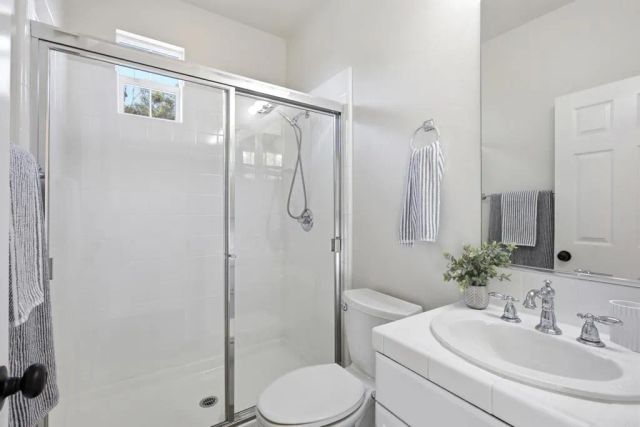 399 Amparo Dr, Escondido, CA 92025