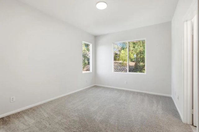 399 Amparo Dr, Escondido, CA 92025