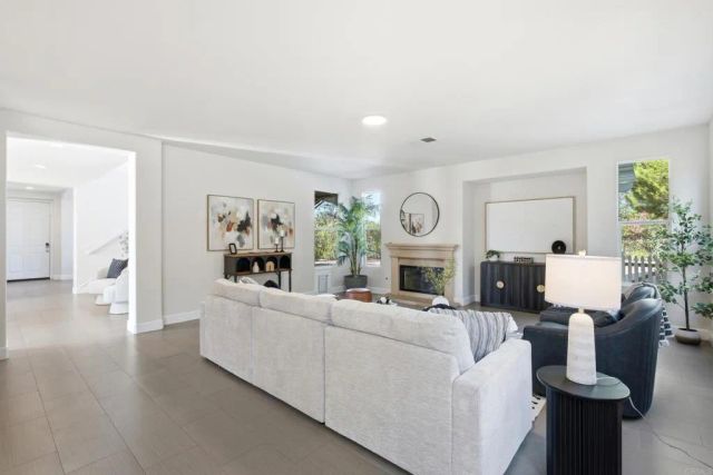 399 Amparo Dr, Escondido, CA 92025