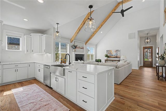 1131 Canyon Maple Street, Centerton, AR 72719
