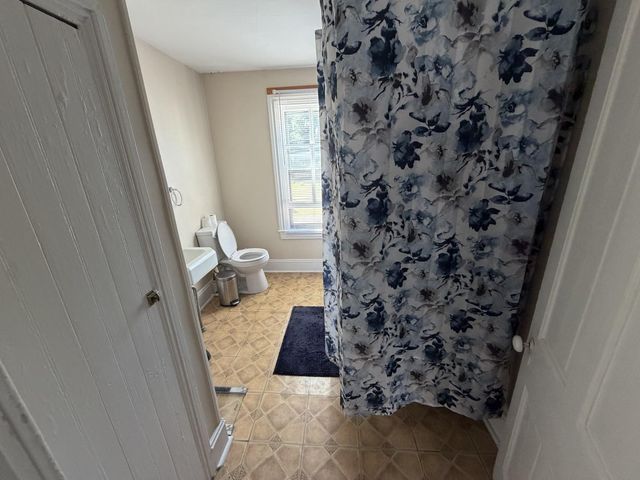 313 W DIVISION ST, Dover, DE 19904