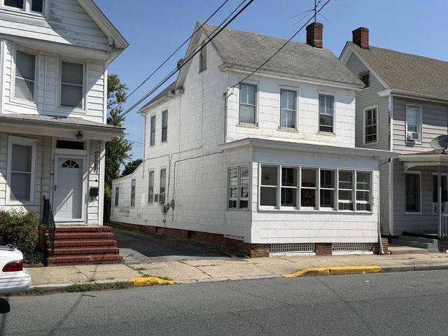 313 W DIVISION ST, Dover, DE 19904