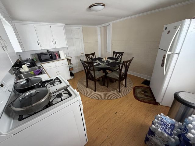 313 W DIVISION ST, Dover, DE 19904