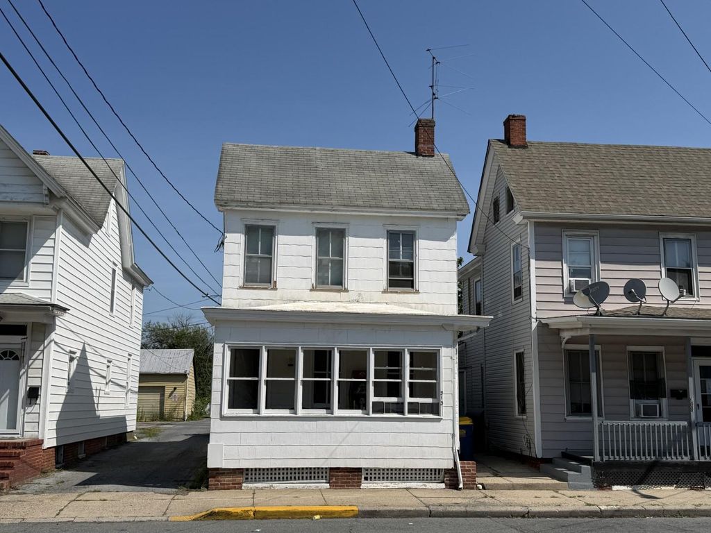 313 W DIVISION ST, Dover, DE 19904