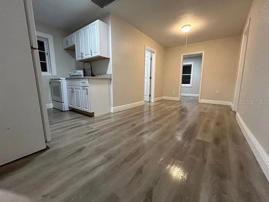 725 16TH AVENUE NW, Largo, FL 33770