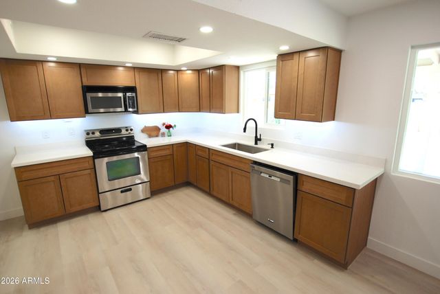 1262 W MENDOZA Avenue, Mesa, AZ 85202