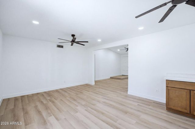 1262 W MENDOZA Avenue, Mesa, AZ 85202