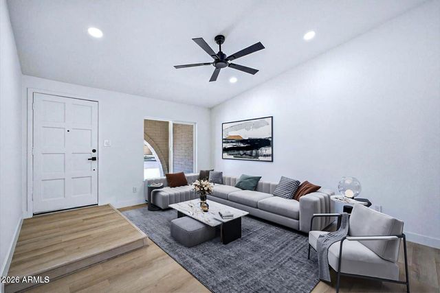 1262 W MENDOZA Avenue, Mesa, AZ 85202