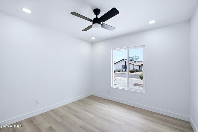 1262 W MENDOZA Avenue, Mesa, AZ 85202