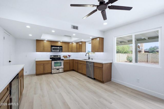 1262 W MENDOZA Avenue, Mesa, AZ 85202