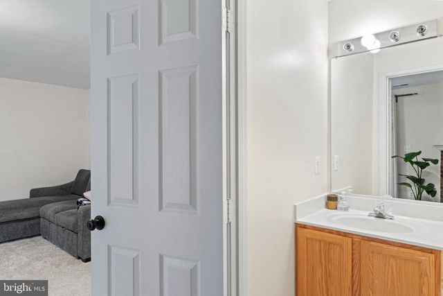 6241 CLAY PIPE CT, Centreville, VA 20121