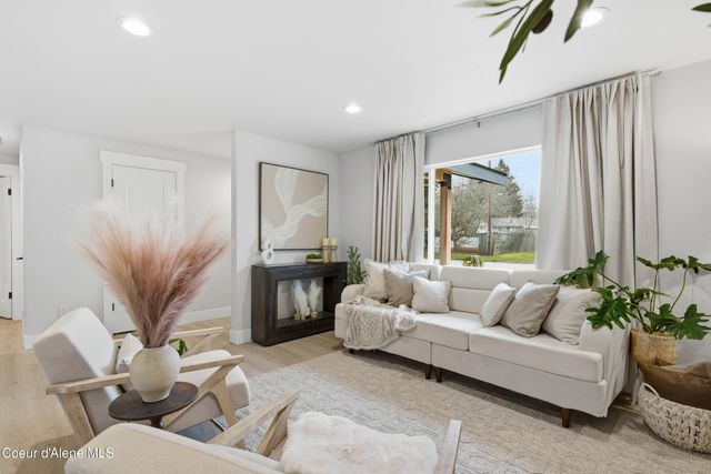 1720 N 8th ST, Coeur D'alene, ID 83814