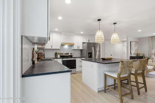 1720 N 8th ST, Coeur D'alene, ID 83814