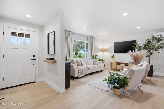 1720 N 8th ST, Coeur D'alene, ID 83814