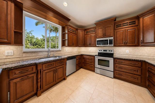 1681 Lakefield North Court, Wellington, FL 33414
