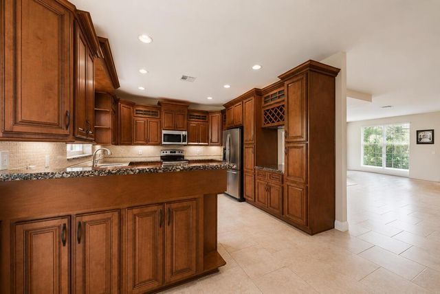 1681 Lakefield North Court, Wellington, FL 33414