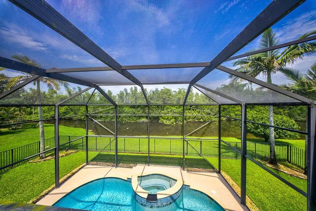 1681 Lakefield North Court, Wellington, FL 33414