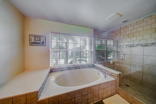 1681 Lakefield North Court, Wellington, FL 33414