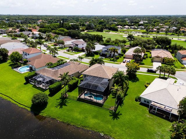 1681 Lakefield North Court, Wellington, FL 33414