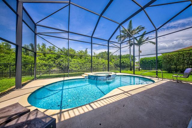 1681 Lakefield North Court, Wellington, FL 33414