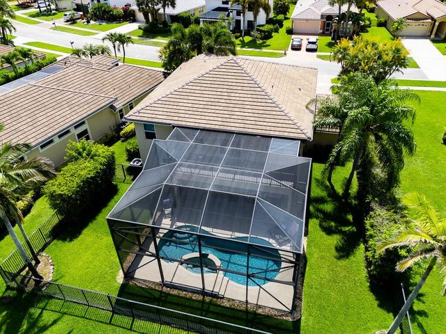 1681 Lakefield North Court, Wellington, FL 33414