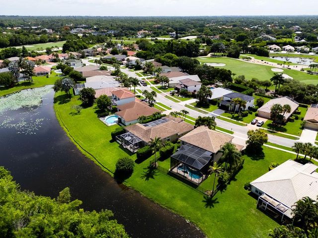 1681 Lakefield North Court, Wellington, FL 33414