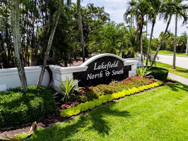 1681 Lakefield North Court, Wellington, FL 33414