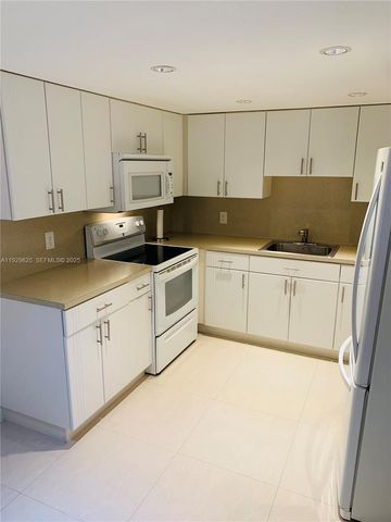 16500 Golf Club Rd 101, Weston, FL 33326