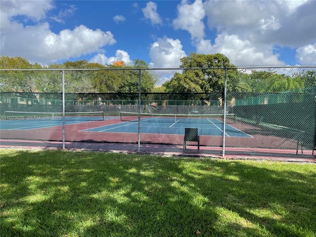 16500 Golf Club Rd 101, Weston, FL 33326