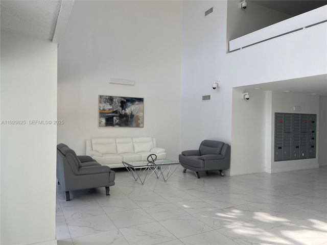 16500 Golf Club Rd 101, Weston, FL 33326