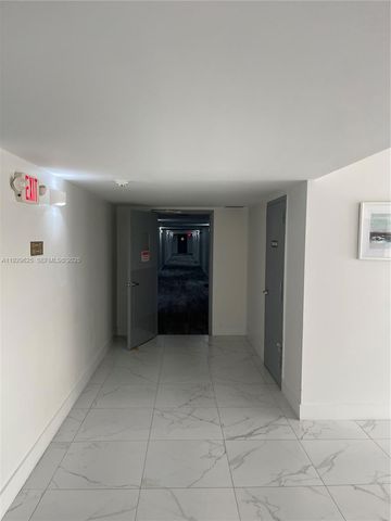 16500 Golf Club Rd 101, Weston, FL 33326