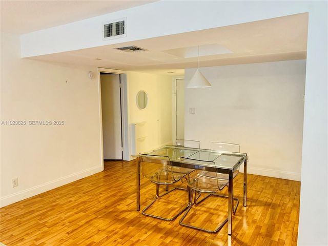 16500 Golf Club Rd 101, Weston, FL 33326