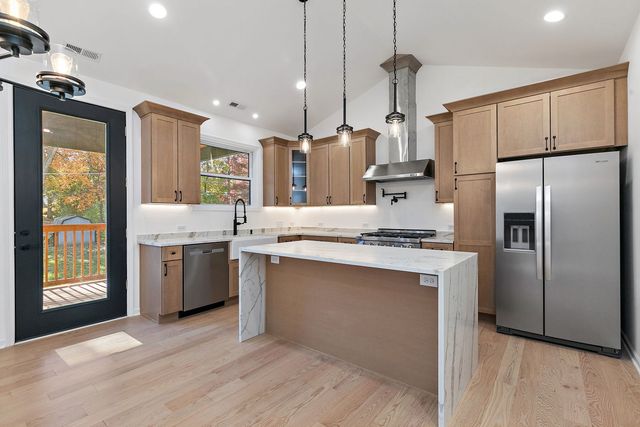 8611 Dorr Road, Wonder Lake, IL 60097