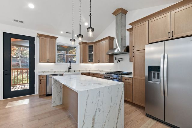 8611 Dorr Road, Wonder Lake, IL 60097