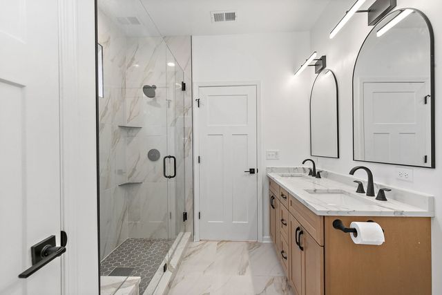 8611 Dorr Road, Wonder Lake, IL 60097