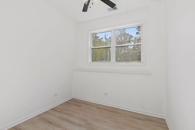 8611 Dorr Road, Wonder Lake, IL 60097