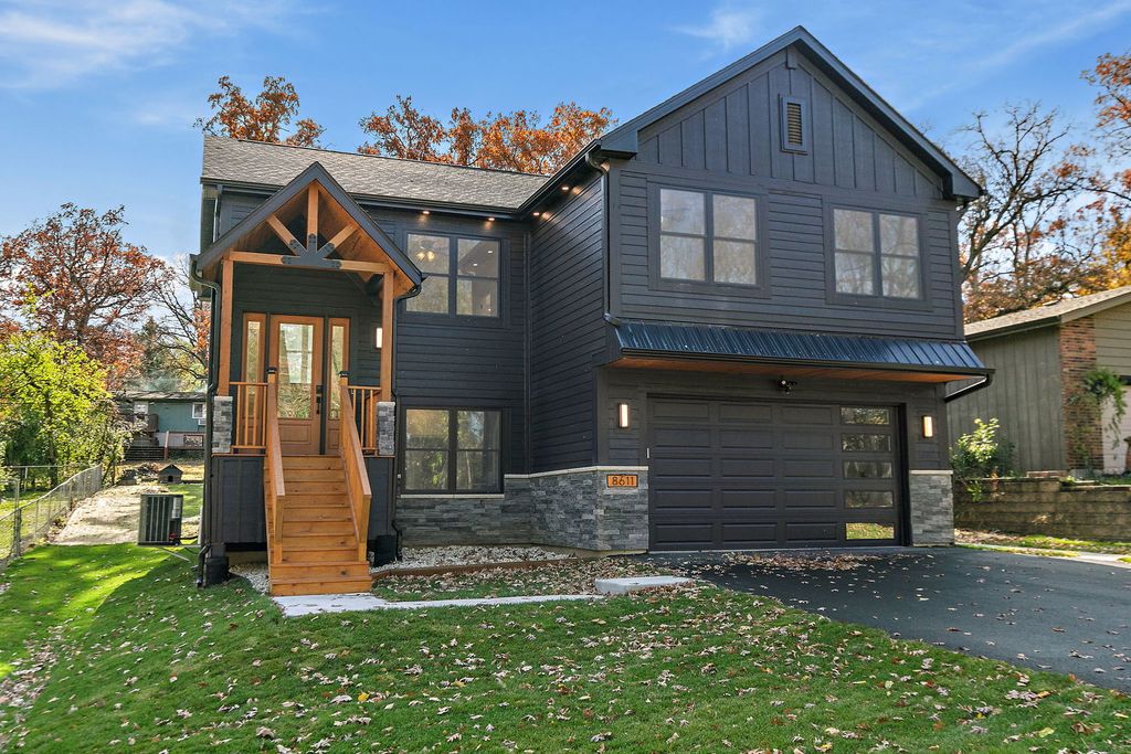 8611 Dorr Road, Wonder Lake, IL 60097