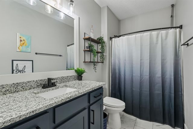 9190 Cody Drive, West Des Moines, IA 50266