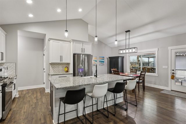 9190 Cody Drive, West Des Moines, IA 50266