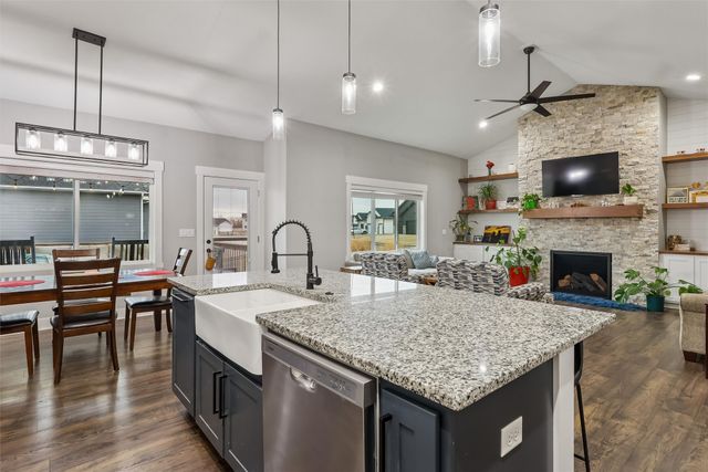 9190 Cody Drive, West Des Moines, IA 50266