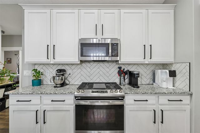 9190 Cody Drive, West Des Moines, IA 50266