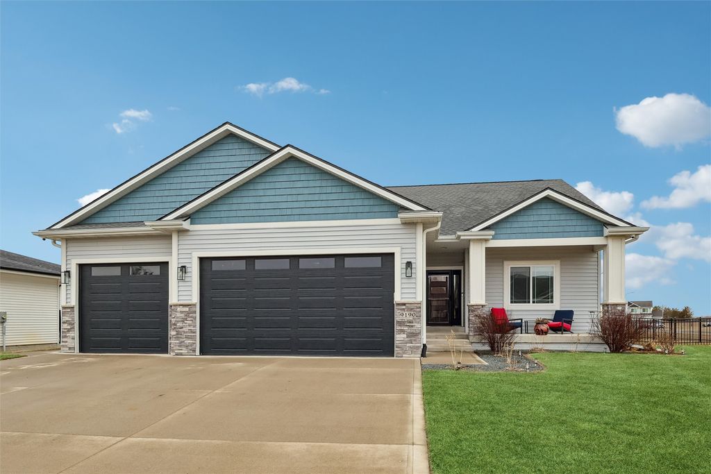 9190 Cody Drive, West Des Moines, IA 50266
